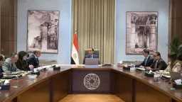 رئيس الوزراء يبحث ملفات العمل...