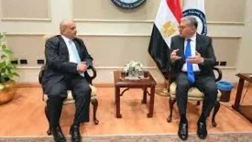 وزير البترول يبحث مع أمين...