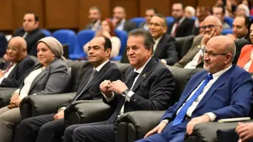 وزير الصحة يبحث مع منظمة...