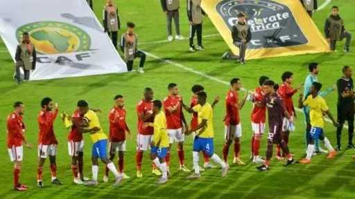 نجم وسط الأهلي يقترب من...