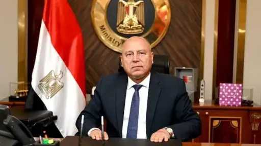 وزير الصناعة يعلن طرح 332...