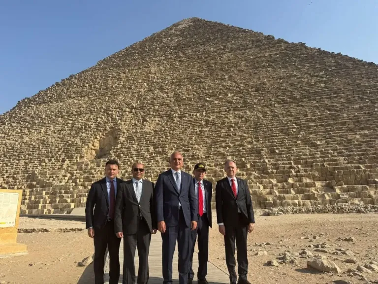 جانب من الزيارة