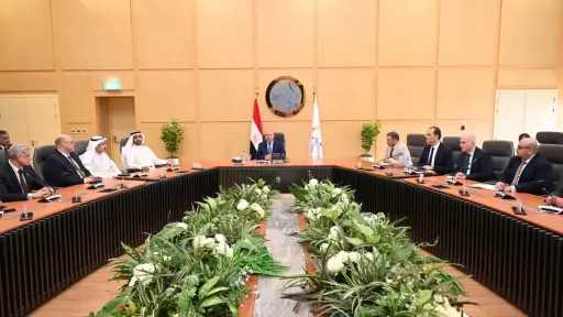 وزير الصناعة يشهد توقيع عقد...