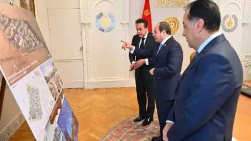 الرئيس السيسي يترأس اجتماعًا لمتابعة...
