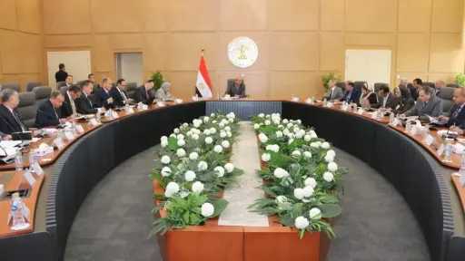 وزير الكهرباء يراجع إجراءات تأمين...