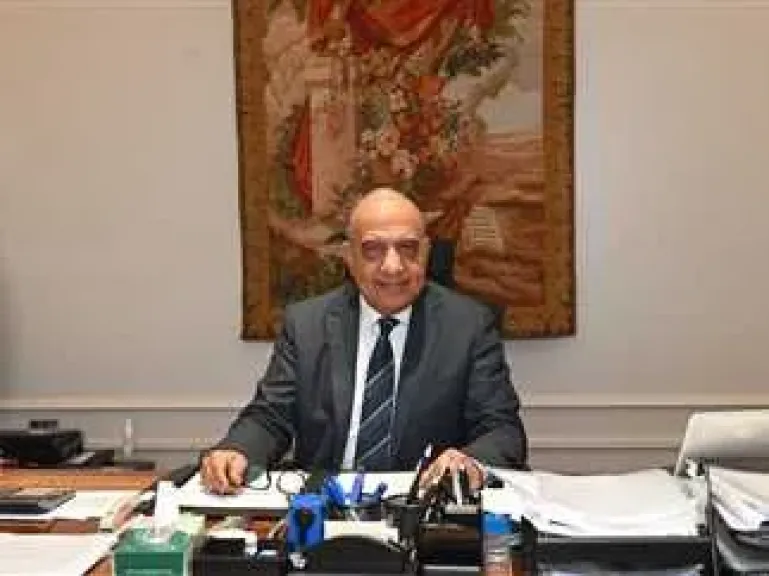 وزير الكهرباء والطاقة المتجددة الدكتور محمود عصمت