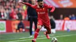 «محمد صلاح» بين عمالقة كرة...