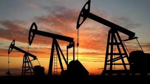أسعار النفط العالمية تقفز وسط...