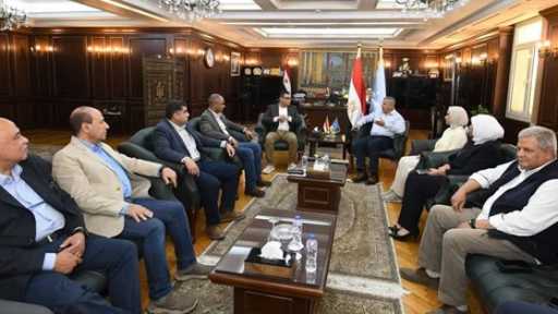 وزير الإسكان ومحافظ الإسكندرية يبحثان...