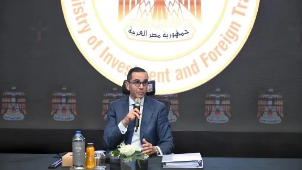 وزير الاستثمار والتجارة الخارجية المهندس حسن الخطيب