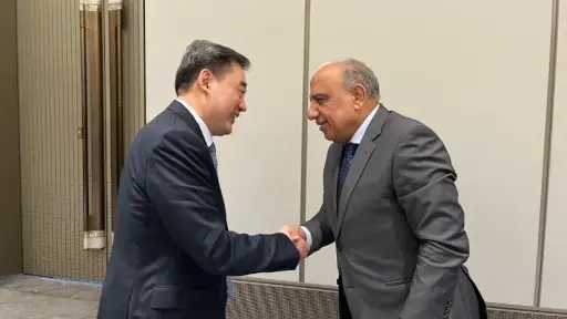 وزير الكهرباء يبحث مع الجانب...
