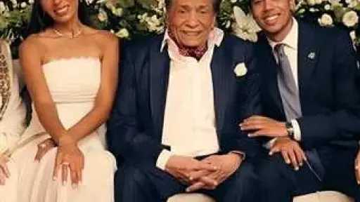 عادل إمام يخطف الأنظار في...