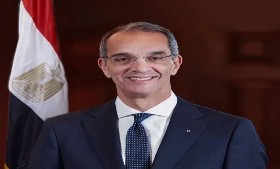 الدكتور عمرو طلعت وزير الاتصالات