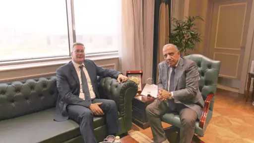 وزيرا الكهرباء والبترول يبحثان تأمين...