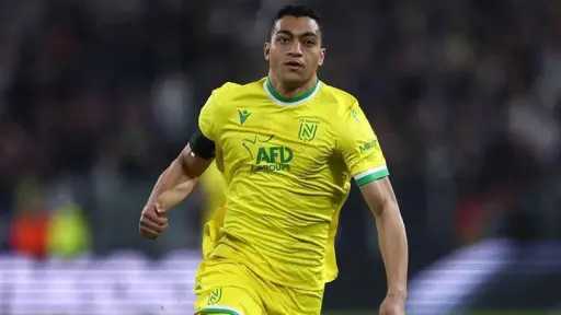 الأهلي يجمد مفاوضات ضم مصطفى...