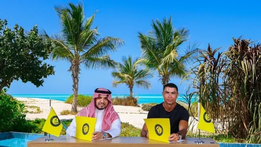 تجديد عقد كريستيانو رونالدو