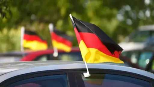 أسهم السيارات الألمانية تتراجع بعد...