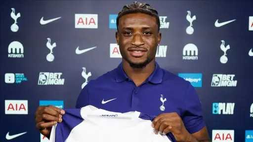 محمد قدوس .. ”ساحر المراوغات”...