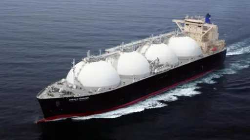 مصر تؤجل استلام شحنات غاز...