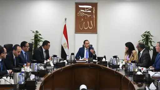 رئيس الوزراء يتابع تنفيذ خطة...