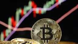 تباين أسعار العملات الرقمية.. و”بيتكوين”...