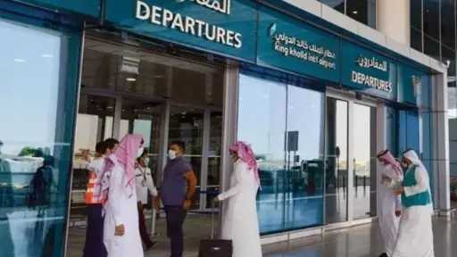 مسؤول سعودي: قطاع الطيران محرك...