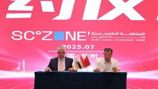 اقتصادية قناة السويس توقع 3...