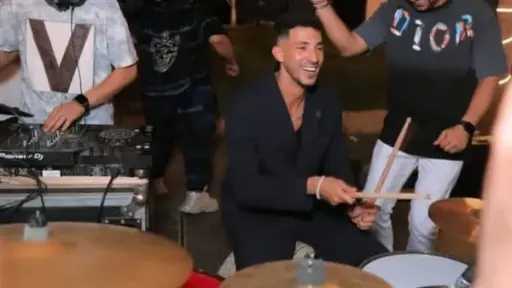 درامز في وجه العاصفة.. أحمد...