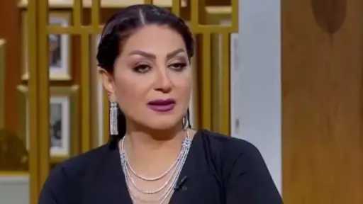 وفاء عامر تنفي هروبها من...