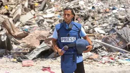 نجوم الفن ينعون أنس الشريف...