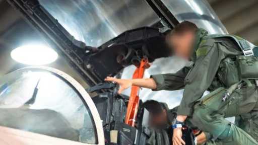 تحرك مفاجئ من طياري الجيش...