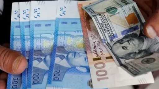 100 دولار مقابل الدرهم المغربي...