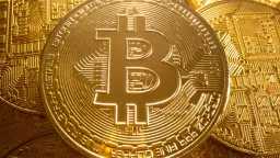 العملات الرقمية تتراجع وبيتكوين عند...