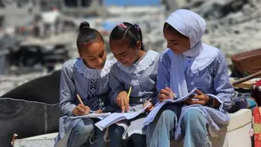 التعليم ينهار في غزة.. والحرب...