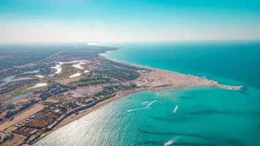 «مراسي البحر الأحمر».. استثمار إماراتي–سعودي...