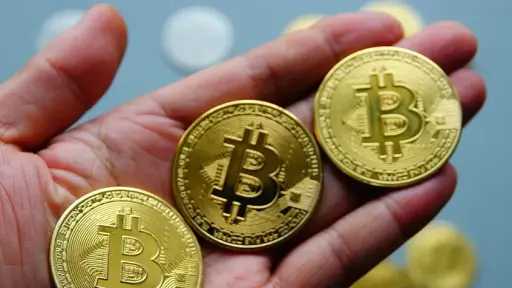 صعود غير مسبوق.. بيتكوين تقترب...