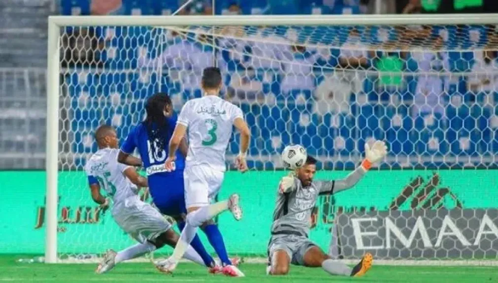 الأهلي أمام الهلال