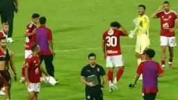 أزمة ”تحية الجماهير”.. الأهلي يعنف...