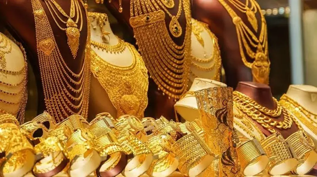 قفزة جديدة في سعر الذهب.. عيار 21 يلامس 5710 جنيهات
