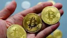 العملات الرقمية تنتعش و«بيتكوين» تتماسك...