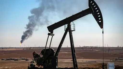 النفط يرتفع لليوم الثاني وسط...