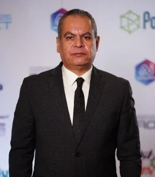 الدكتور معتز حسونة