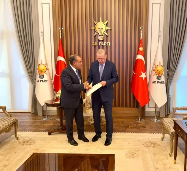 وزير الخارجية والرئيس التركي