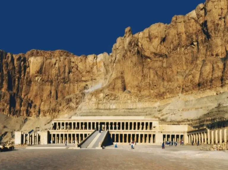 الدير البحري