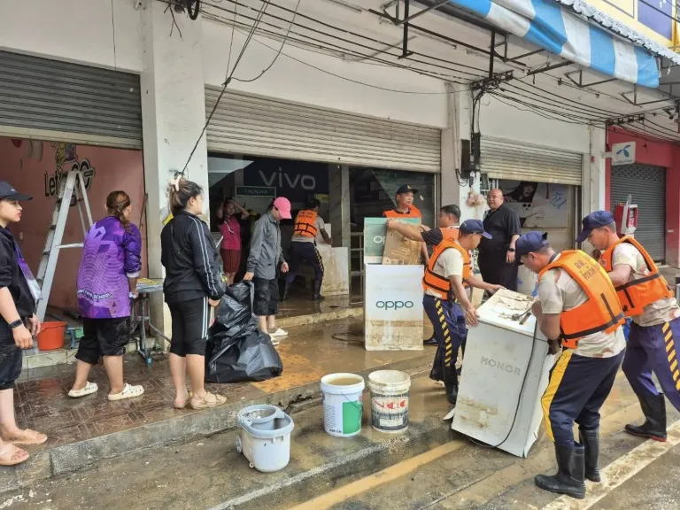 الفيضانات في آسيا