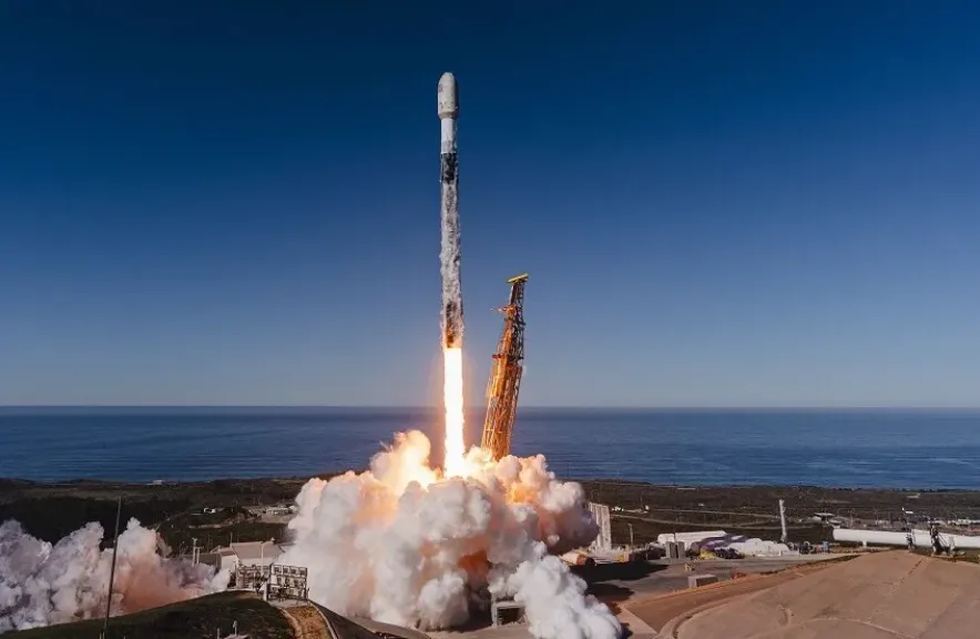 اطلاق قمر صناعي