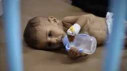 مسؤول أممي: حياة أطفال غزة...