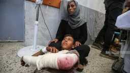 العدوان مستمر.. إصابة 3 فلسطينين...