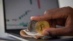 تراجع حاد في سوق العملات...