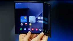 هاتف ثلاثي الطي.. تجربة جديدة...